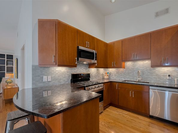 308 Dennis Street, Houston TX 77006