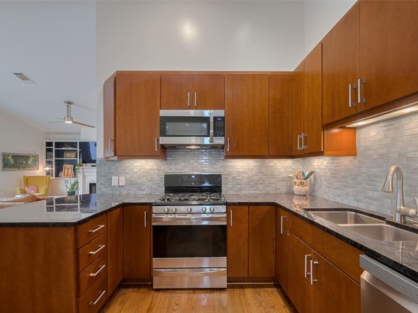 308 Dennis Street, Houston TX 77006