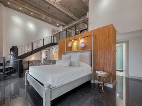 915 Franklin Street 9N, Houston TX 77002