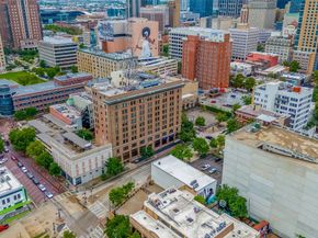 915 Franklin Street 9N, Houston TX 77002