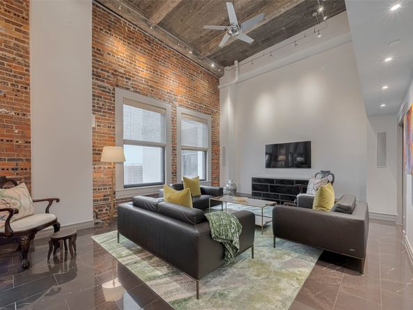 915 Franklin Street 9N, Houston TX 77002