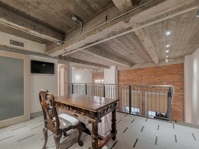 915 Franklin Street 9N, Houston TX 77002