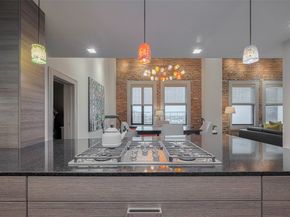 915 Franklin Street 9N, Houston TX 77002