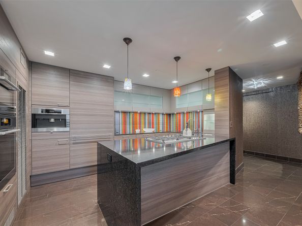 915 Franklin Street 9N, Houston TX 77002