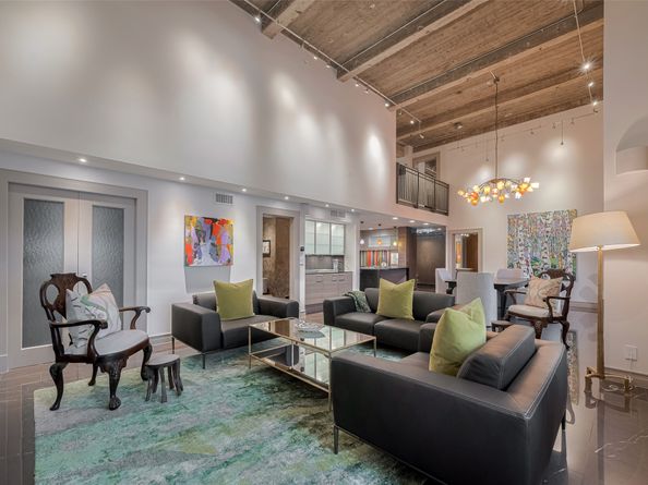 915 Franklin Street 9N, Houston TX 77002