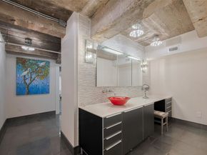 915 Franklin Street 9N, Houston TX 77002