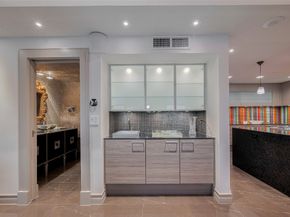 915 Franklin Street 9N, Houston TX 77002