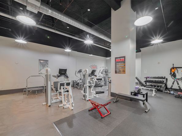 915 Franklin Street 9N, Houston TX 77002