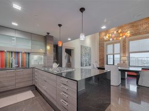 915 Franklin Street 9N, Houston TX 77002