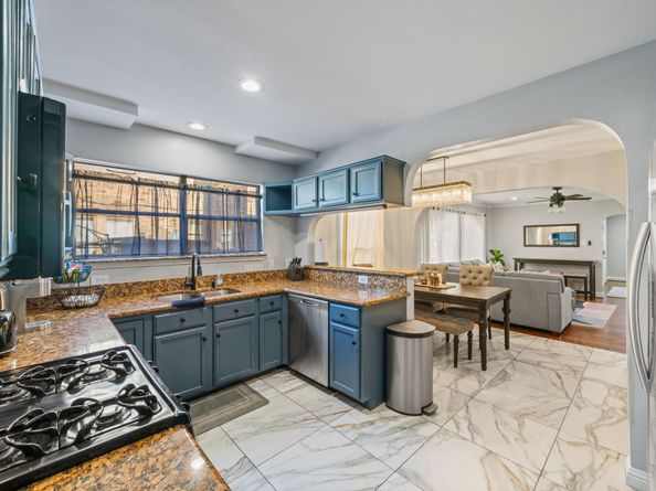 1926 Blodgett Street, Houston TX 77004