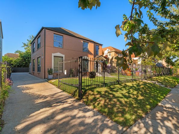 1926 Blodgett Street, Houston TX 77004