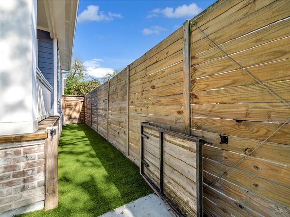 603 Vincent Street, Houston TX 77009
