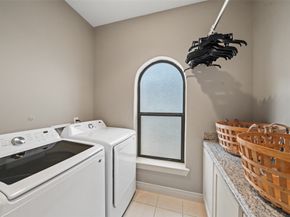 1129 Sherwood Run, Houston TX 77043