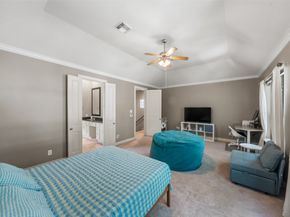 1129 Sherwood Run, Houston TX 77043