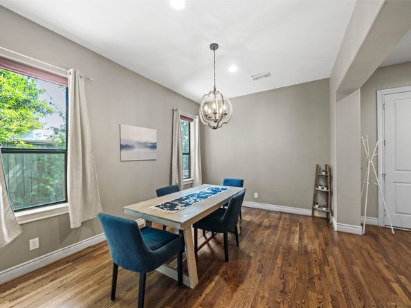 1129 Sherwood Run, Houston TX 77043