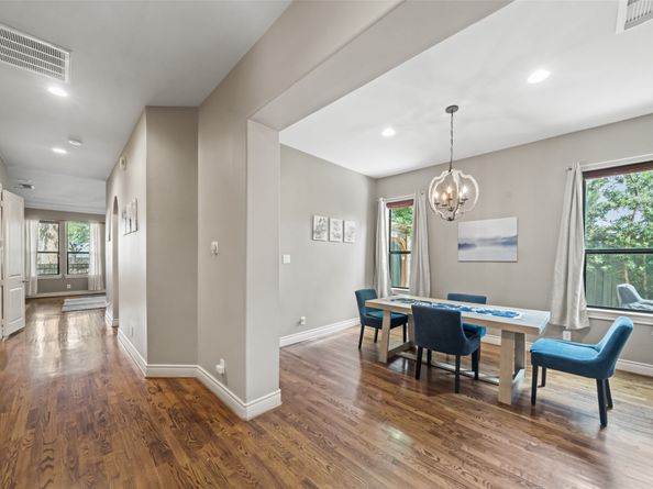1129 Sherwood Run, Houston TX 77043