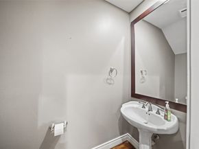 1129 Sherwood Run, Houston TX 77043