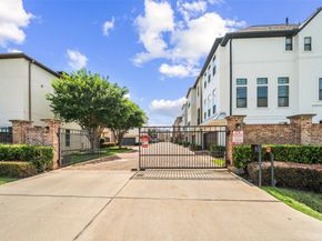 1129 Sherwood Run, Houston TX 77043