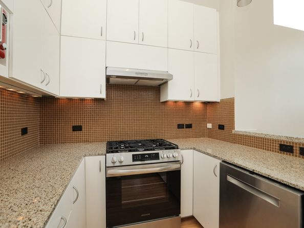 1909 Oakdale Street, Houston TX 77004
