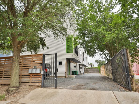 1909 Oakdale Street, Houston TX 77004