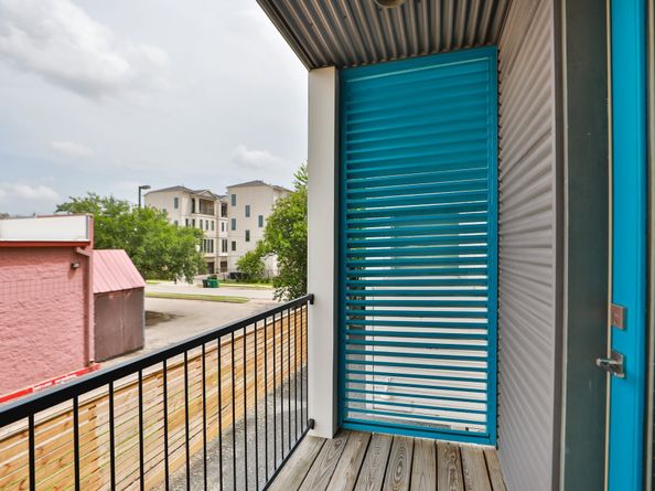 1909 Oakdale Street, Houston TX 77004