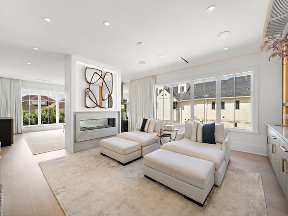 3649 Chevy Chase Drive, Houston TX 77019