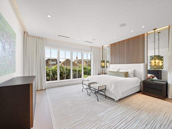 3649 Chevy Chase Drive, Houston TX 77019