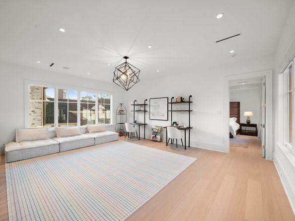 3649 Chevy Chase Drive, Houston TX 77019