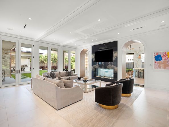 3649 Chevy Chase Drive, Houston TX 77019