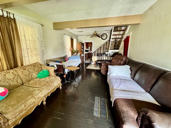 105 Dresden Street, Houston TX 77012