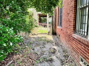 105 Dresden Street, Houston TX 77012