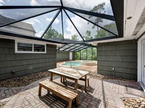 6107 Queenswood Lane, Houston TX 77008