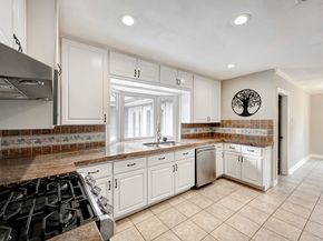 6107 Queenswood Lane, Houston TX 77008