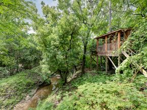 6107 Queenswood Lane, Houston TX 77008