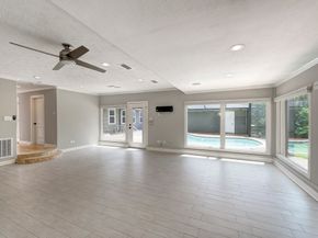 6107 Queenswood Lane, Houston TX 77008