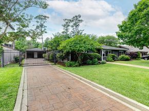 6107 Queenswood Lane, Houston TX 77008