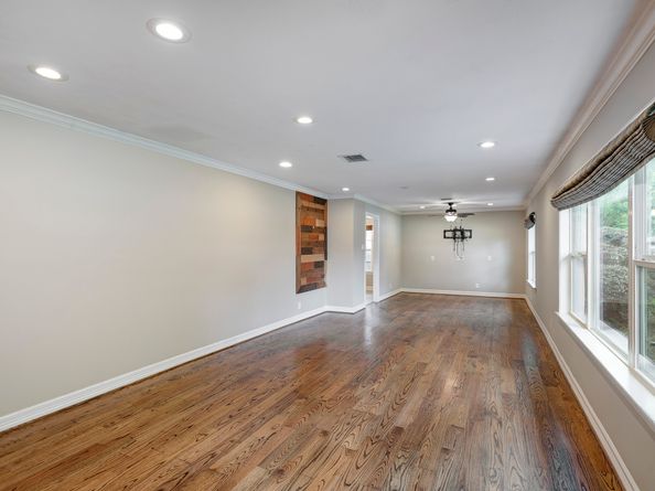 6107 Queenswood Lane, Houston TX 77008
