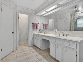 1039 Honey Hill Drive, Houston TX 77077