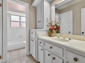 1039 Honey Hill Drive, Houston TX 77077