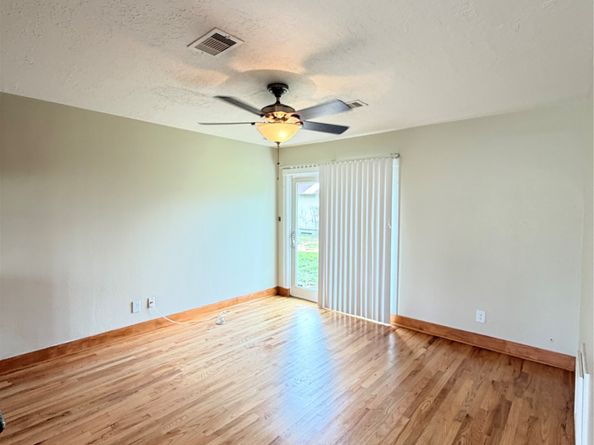 10319 Dunvegan Way, Houston TX 77013