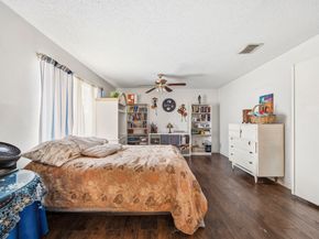 7642 Candlegreen Lane, Houston TX 77071