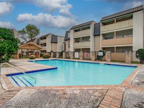 8421 Hearth Drive 31, Houston TX 77054