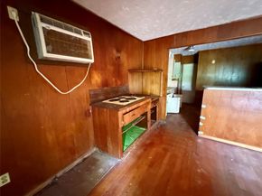 5123 Willow Glen Drive, Houston TX 77033