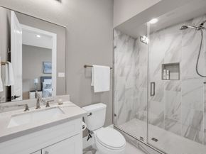 22 Lakeside Cove, The Woodlands TX 77380