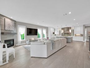 22 Lakeside Cove, The Woodlands TX 77380