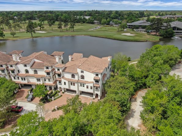 22 Lakeside Cove, The Woodlands TX 77380