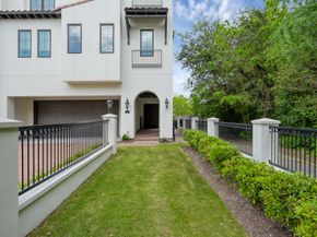 22 Lakeside Cove, The Woodlands TX 77380
