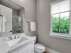 22 Lakeside Cove, The Woodlands TX 77380