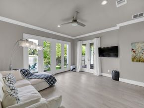 22 Lakeside Cove, The Woodlands TX 77380