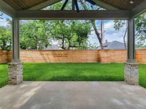 1922 Norcrest Dr Drive, Houston TX 77055